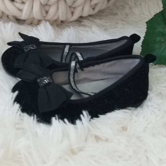 Adorable black and silver shoe - Picture 1 of 2